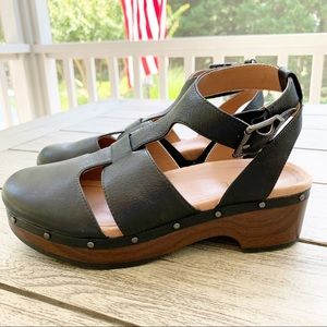 VIONIC Chunky Platform Clog Sandal Size 7